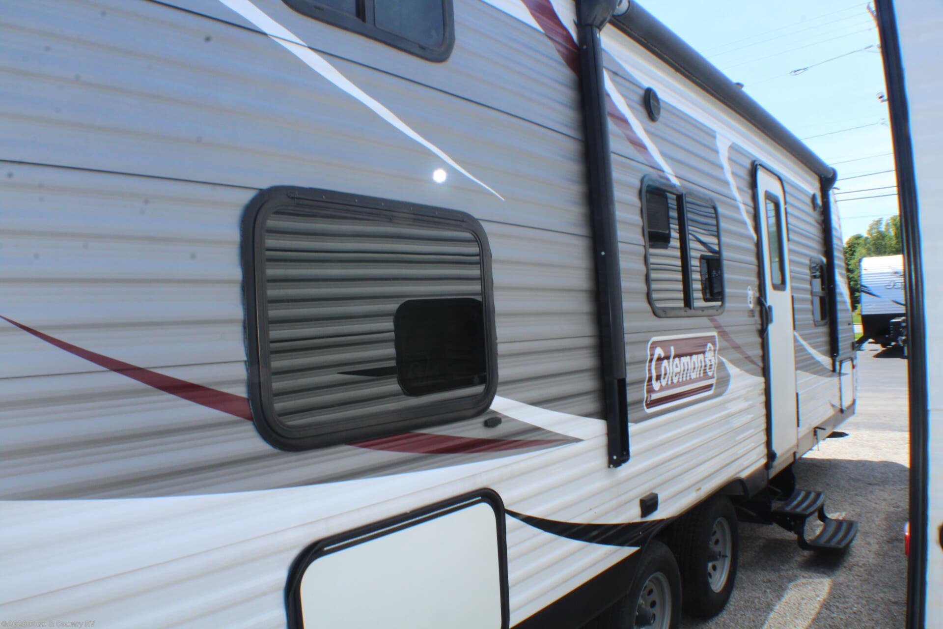 2018 Coleman Lantern 274BHS by Dutchmen from Town & Country RV in Clyde, Ohio