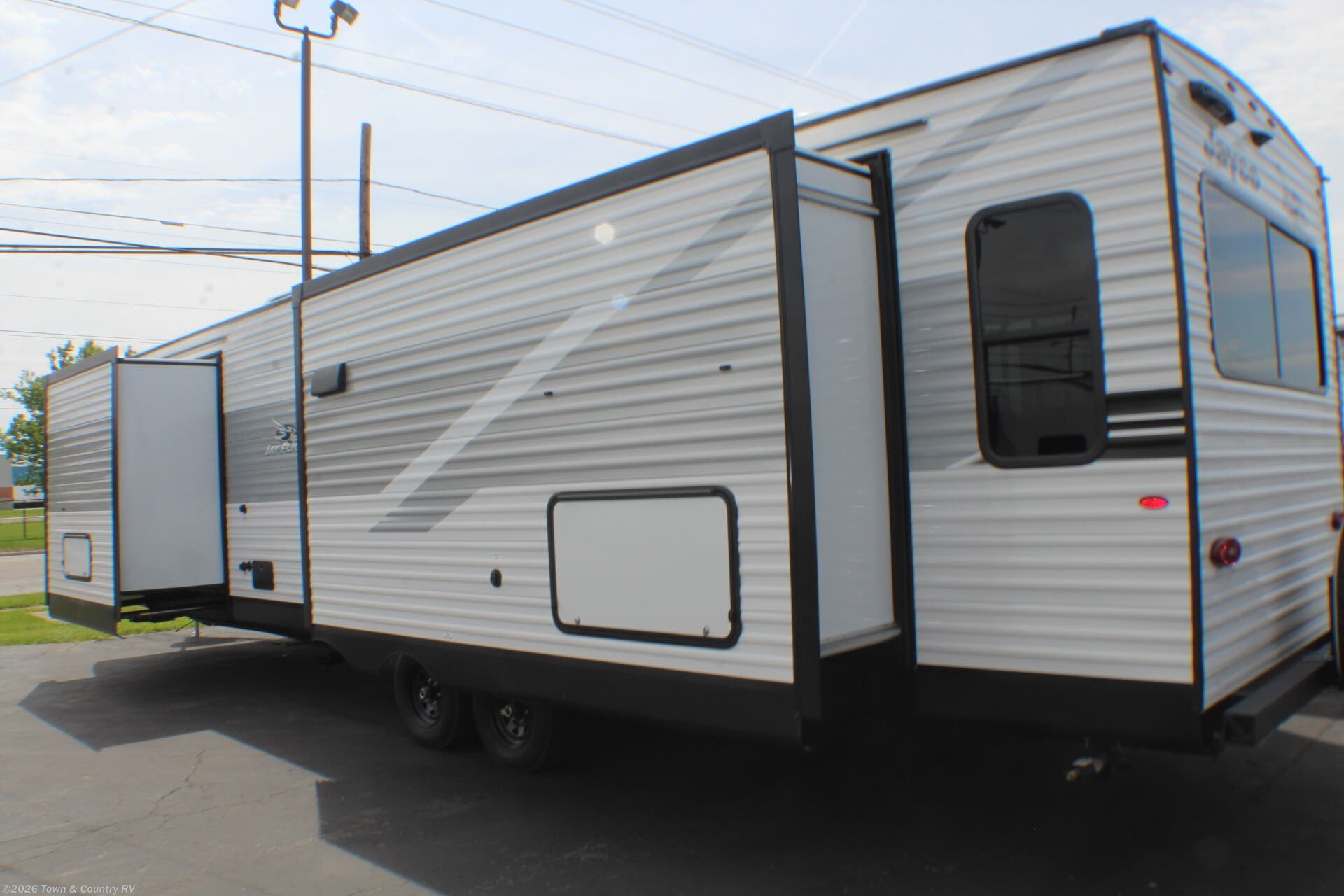 2026 Jayco Jay Flight SLX 334RTS - New Travel Trailer For Sale by Town & Country RV in Clyde, Ohio