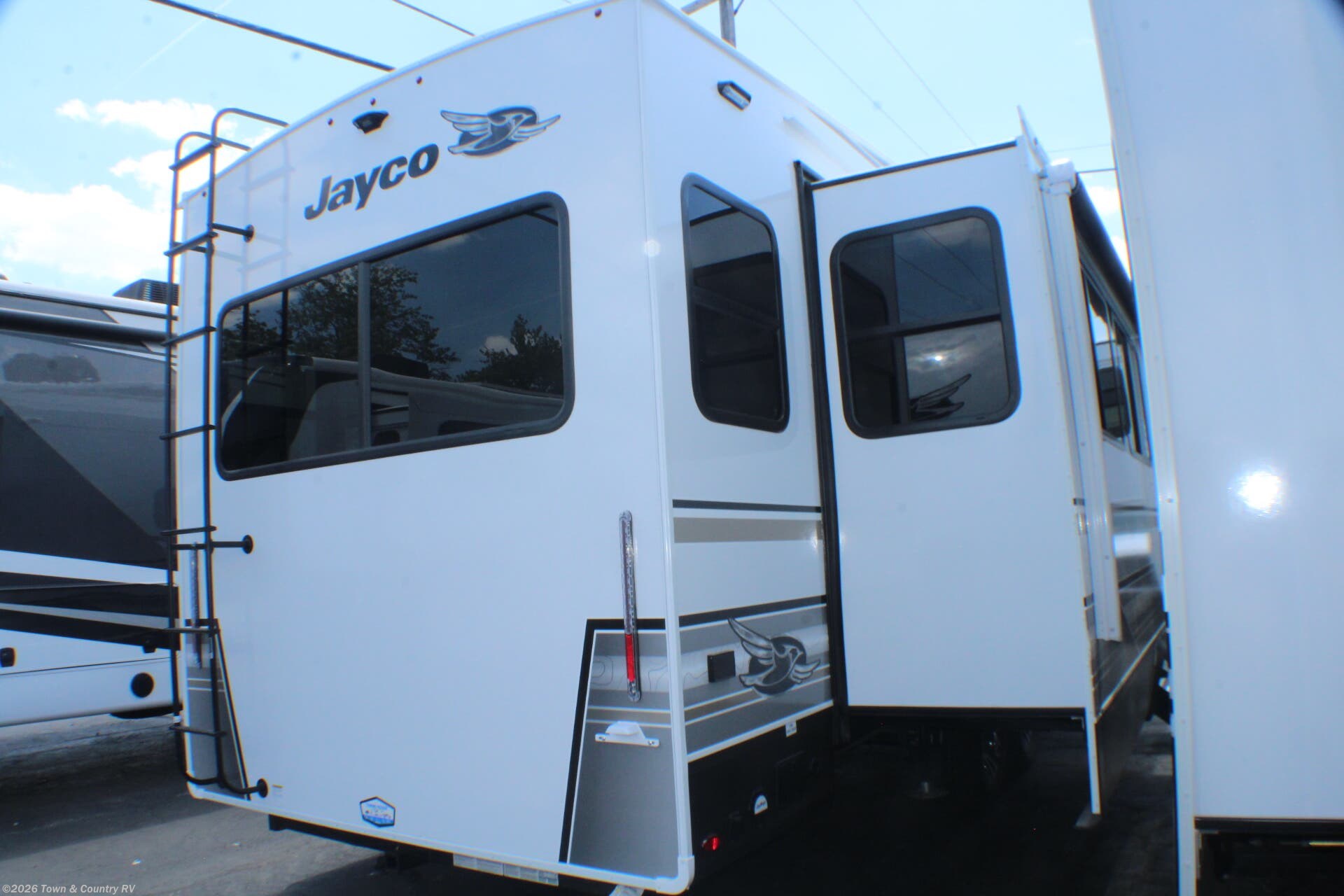 2027 Eagle 321RSTS by Jayco from Town & Country RV in Clyde, Ohio