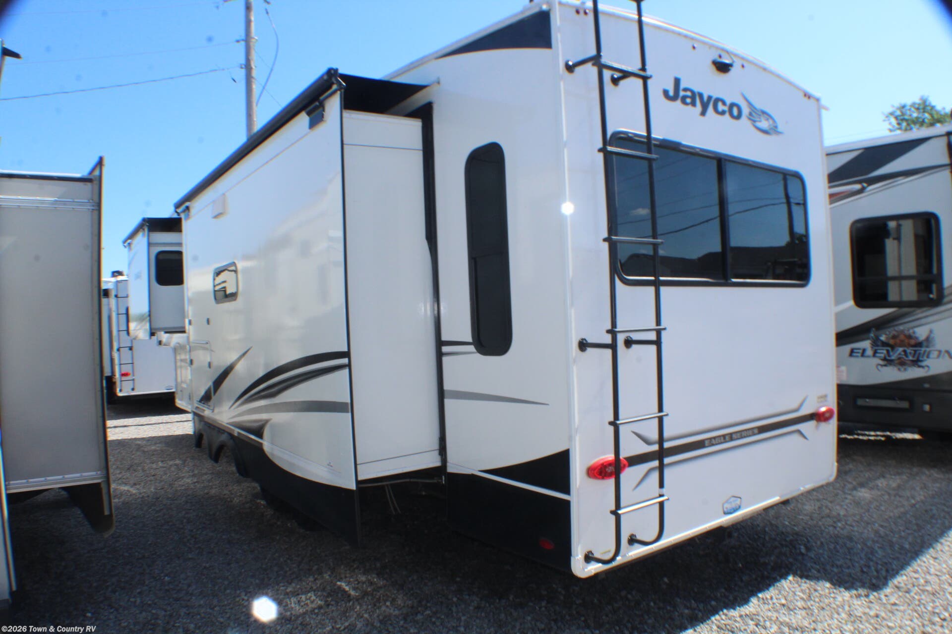 2022 Jayco Eagle 321RSTS - Used Fifth Wheel For Sale by Town & Country RV in Clyde, Ohio