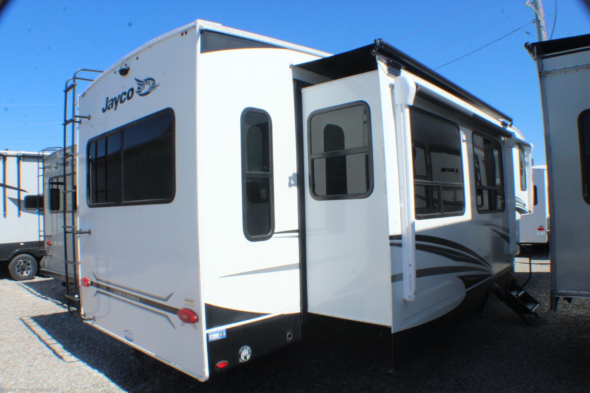 Used 2022 Jayco Eagle 321RSTS available in Clyde, Ohio