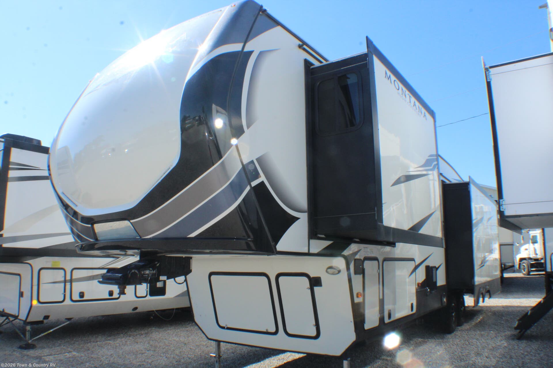 2021 Keystone Montana High Country 331RL - Used Fifth Wheel For Sale by Town & Country RV in Clyde, Ohio