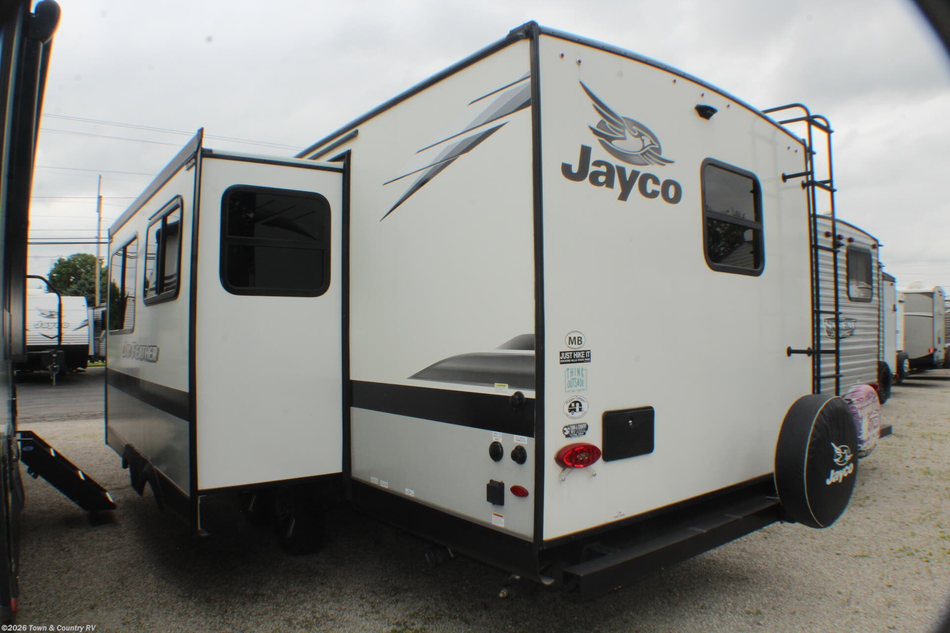 2022 Jayco Jay Feather 25RB - Used Travel Trailer For Sale by Town & Country RV in Clyde, Ohio