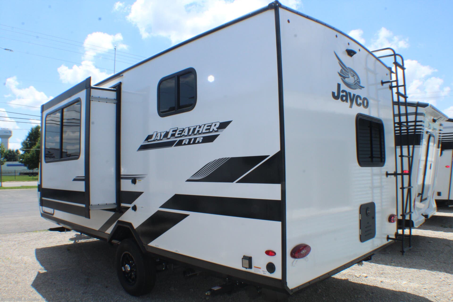 2026 Jayco Jay Feather 19MBS - Used Travel Trailer For Sale by Town & Country RV in Clyde, Ohio