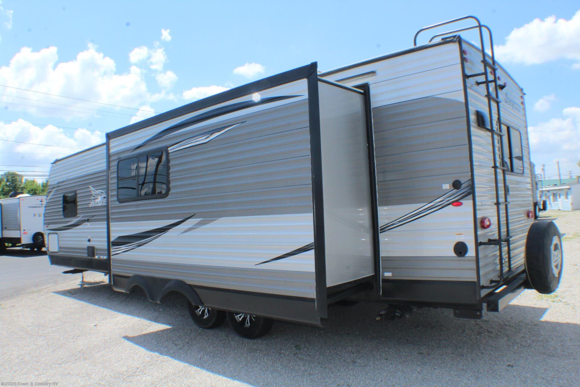 2021 Jayco Jay Flight 31MLS - Used Travel Trailer For Sale by Town & Country RV in Clyde, Ohio
