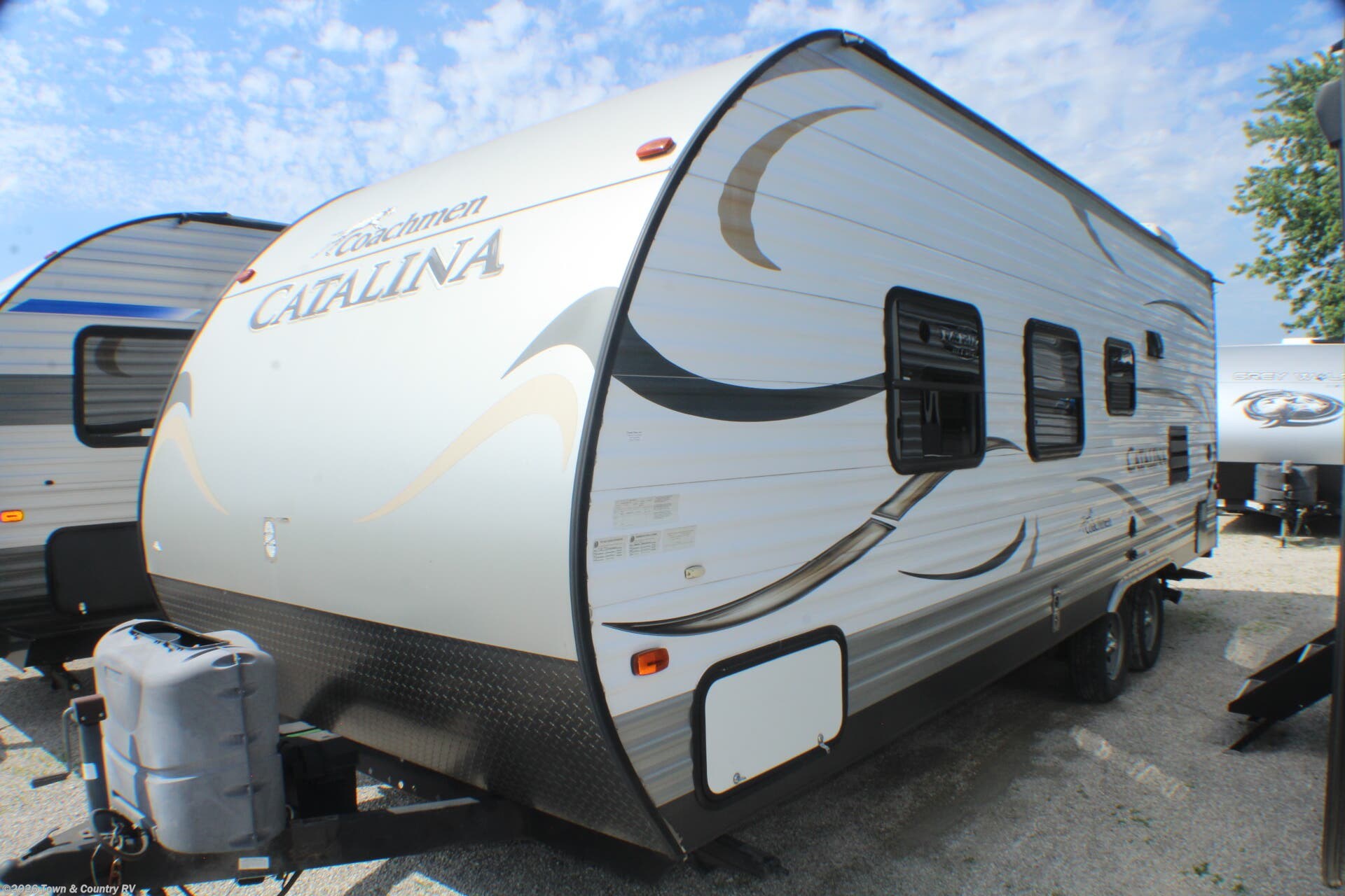 2014 Coachmen Catalina 223FB - Used Travel Trailer For Sale by Town & Country RV in Clyde, Ohio