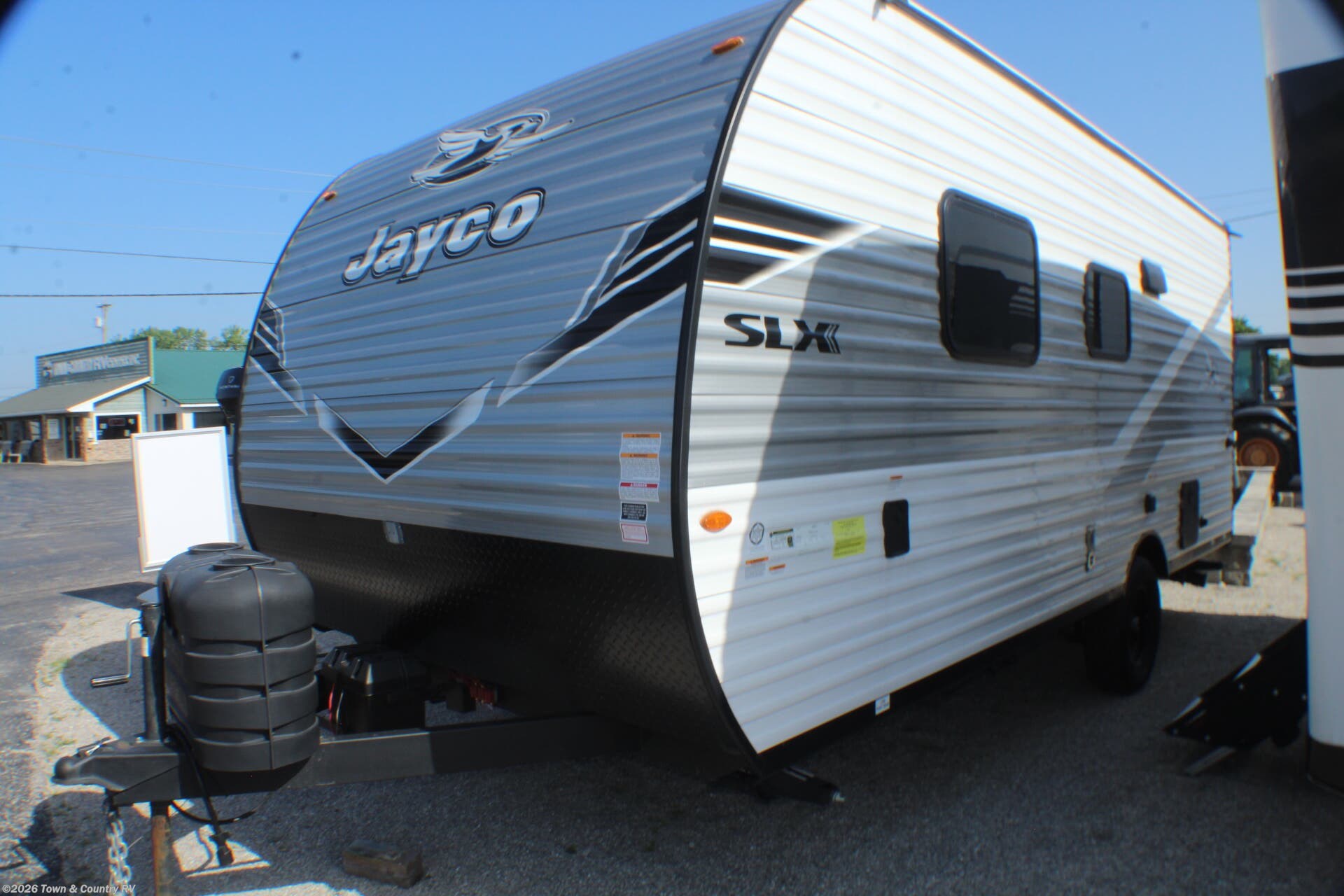 2025 Jayco Jay Flight SLX 175FQ - Used Travel Trailer For Sale by Town & Country RV in Clyde, Ohio