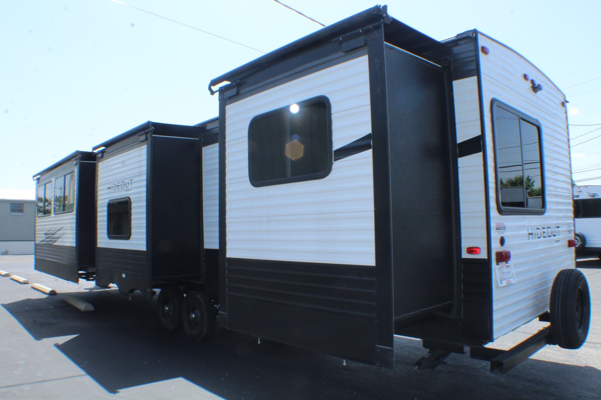2021 Keystone Hideout 38FKTS - Used Travel Trailer For Sale by Town & Country RV in Clyde, Ohio
