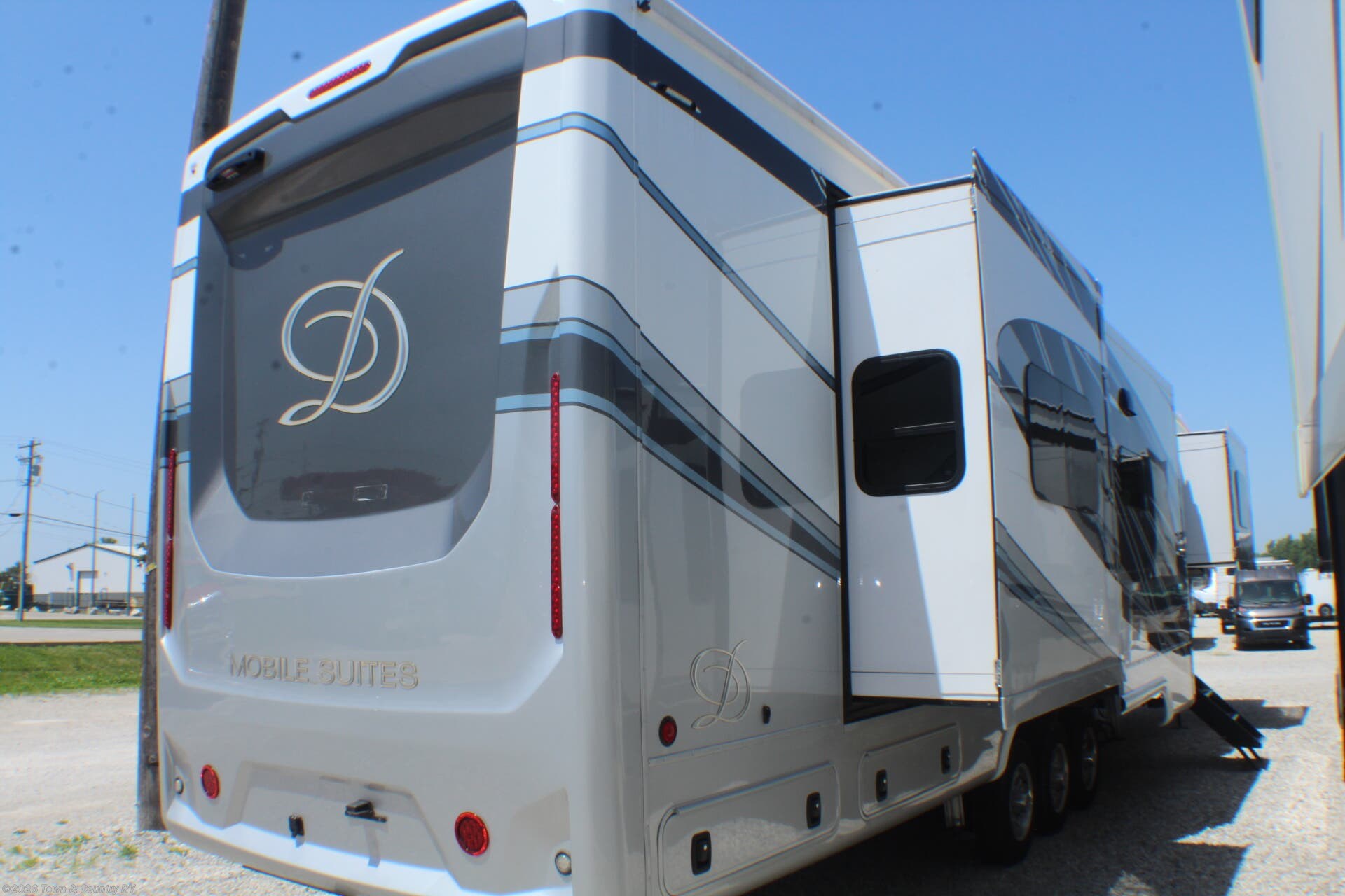 2026 Mobile Suites ORLANDO by DRV from Town & Country RV in Clyde, Ohio