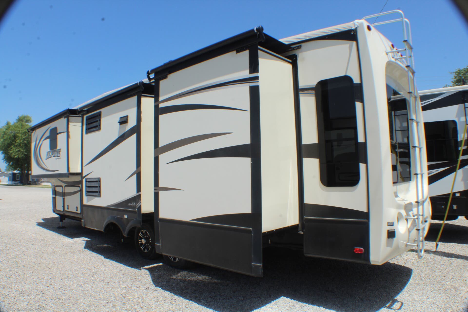 2014 Keystone Alpine 3555RL - Used Fifth Wheel For Sale by Town & Country RV in Clyde, Ohio
