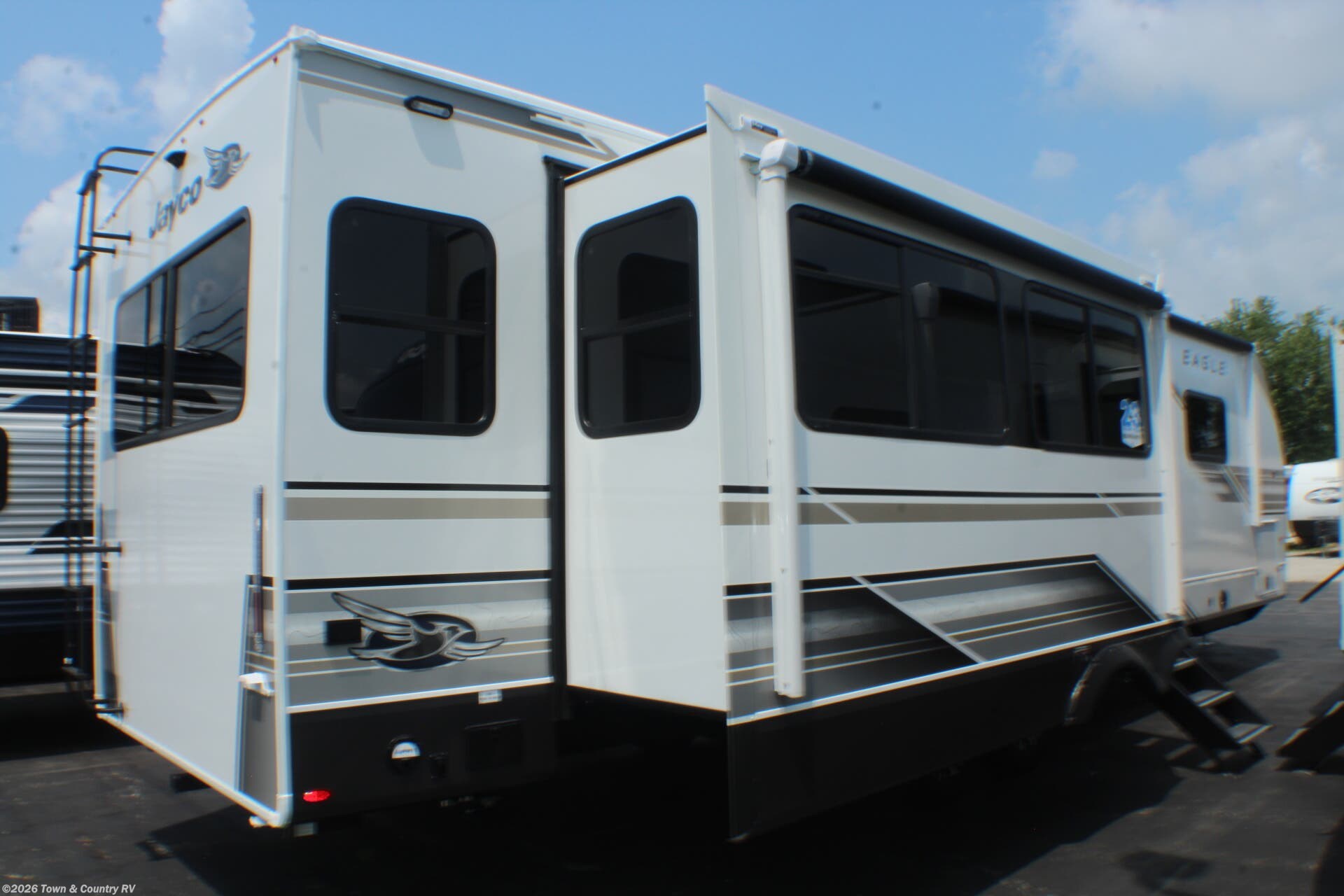 2027 Eagle 294CKBS by Jayco from Town & Country RV in Clyde, Ohio