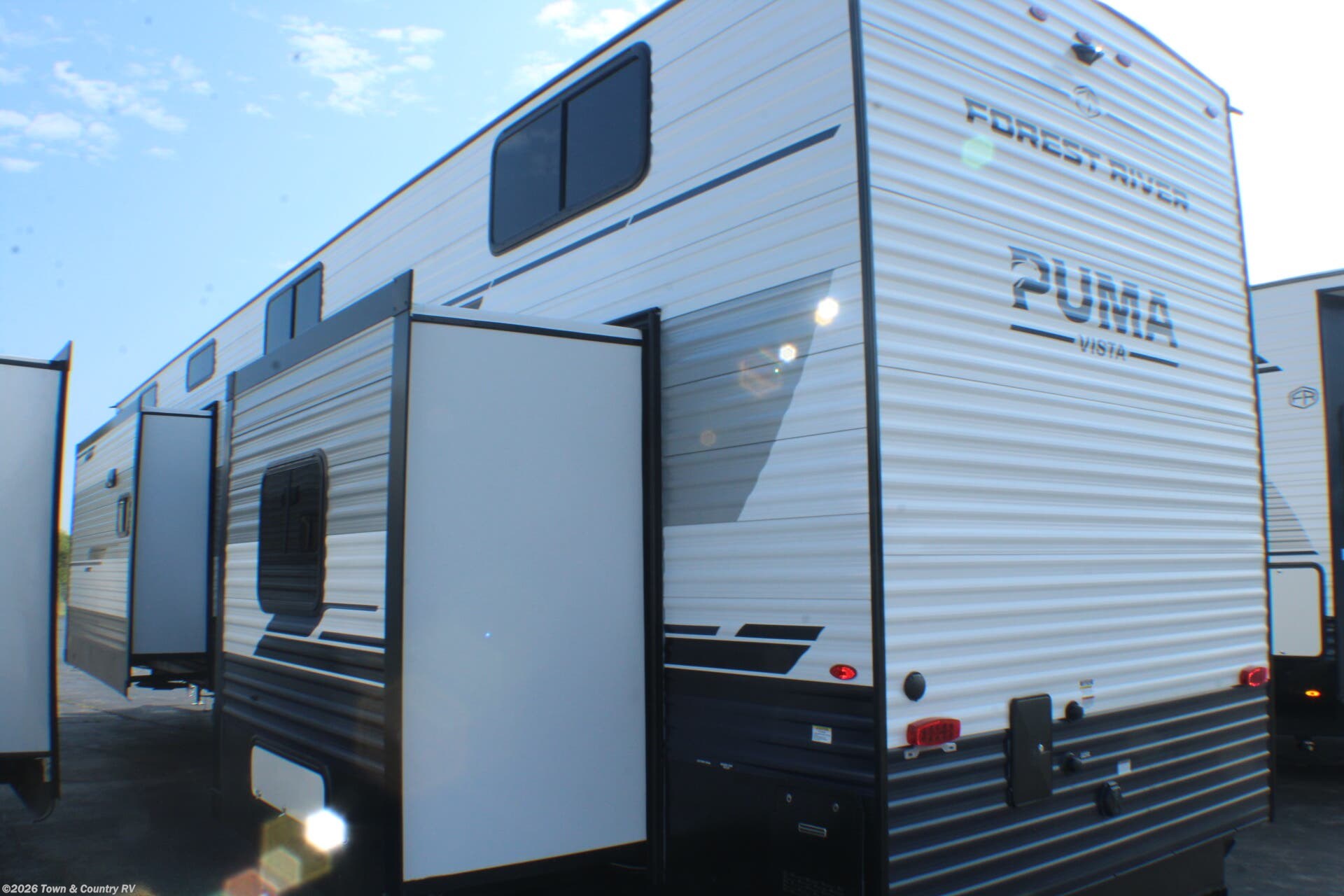 2027 Puma 402LFT by Palomino from Town & Country RV in Clyde, Ohio