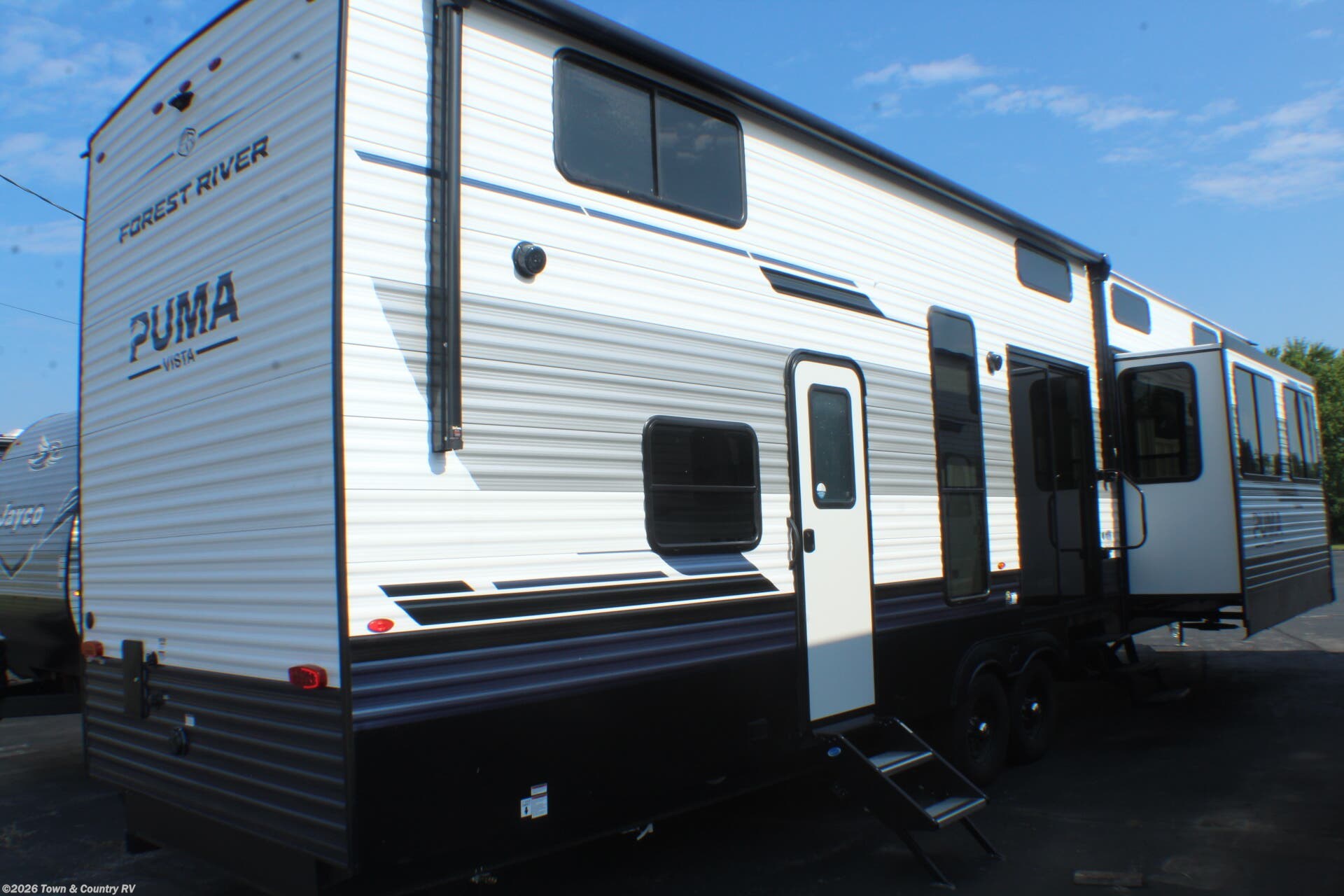 New 2027 Palomino Puma 402LFT available in Clyde, Ohio
