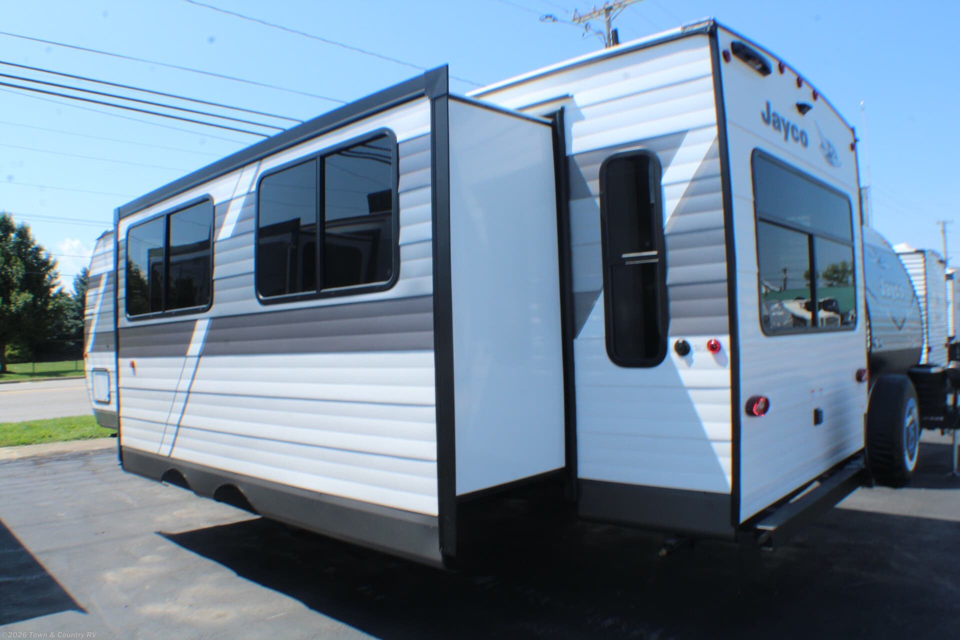 2027 Jayco Jay Flight 262RLS - New Travel Trailer For Sale by Town & Country RV in Clyde, Ohio