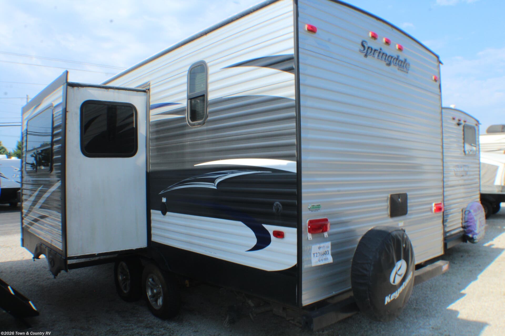 2016 Keystone Springdale 225RB - Used Travel Trailer For Sale by Town & Country RV in Clyde, Ohio