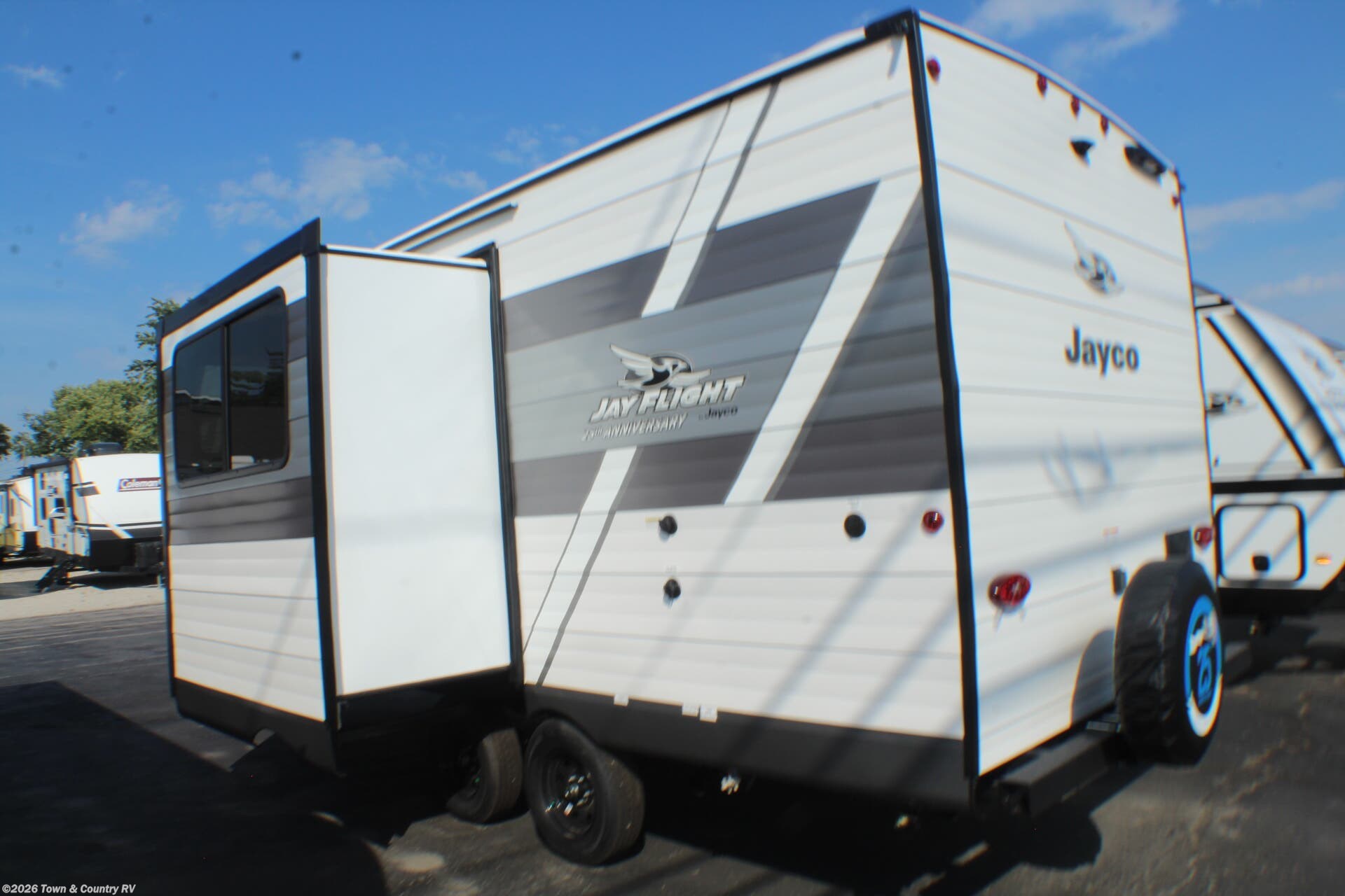 2027 Jayco Jay Flight 200MKS - New Travel Trailer For Sale by Town & Country RV in Clyde, Ohio
