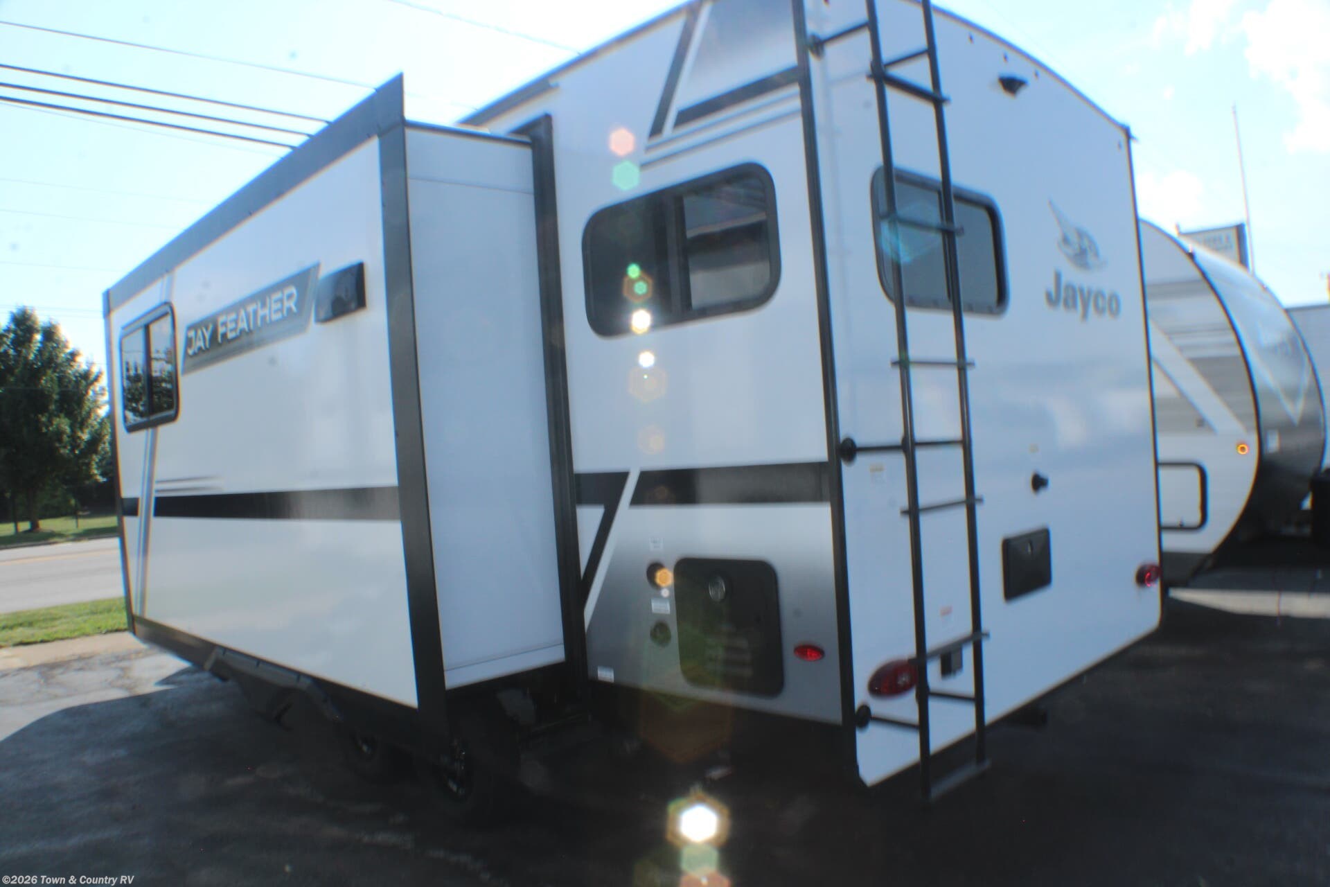 2027 Jayco Jay Feather 21MML - New Travel Trailer For Sale by Town & Country RV in Clyde, Ohio
