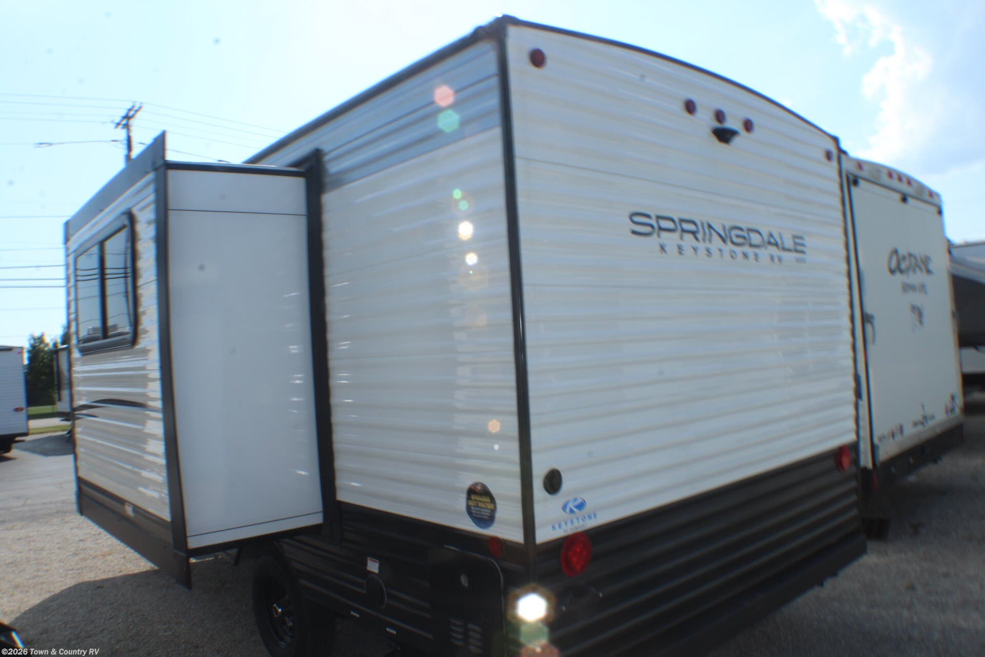 2024 Keystone Springdale 1790FQ - Used Travel Trailer For Sale by Town & Country RV in Clyde, Ohio