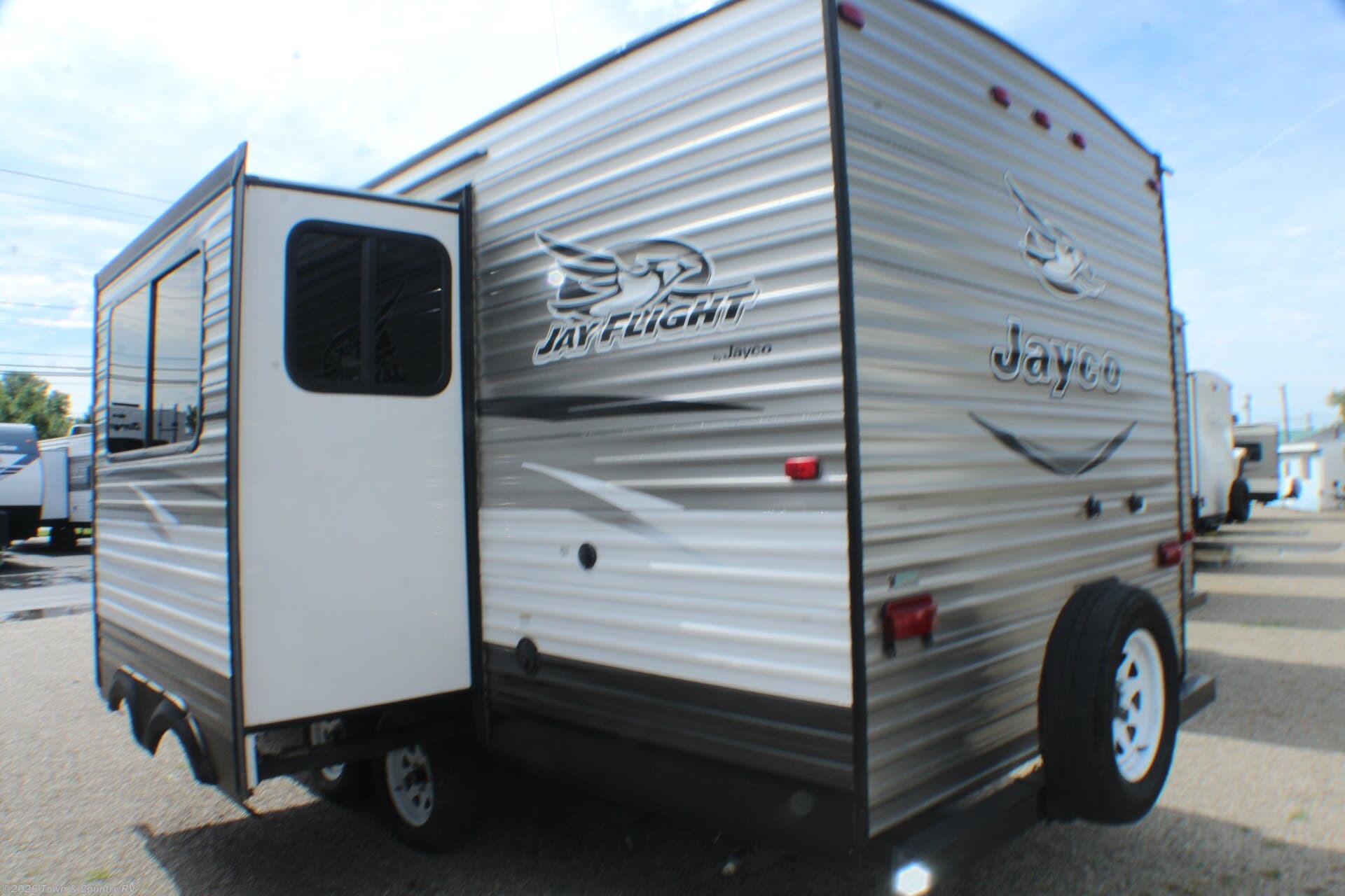 2017 Jayco Jay Flight 24RBS - Used Travel Trailer For Sale by Town & Country RV in Clyde, Ohio