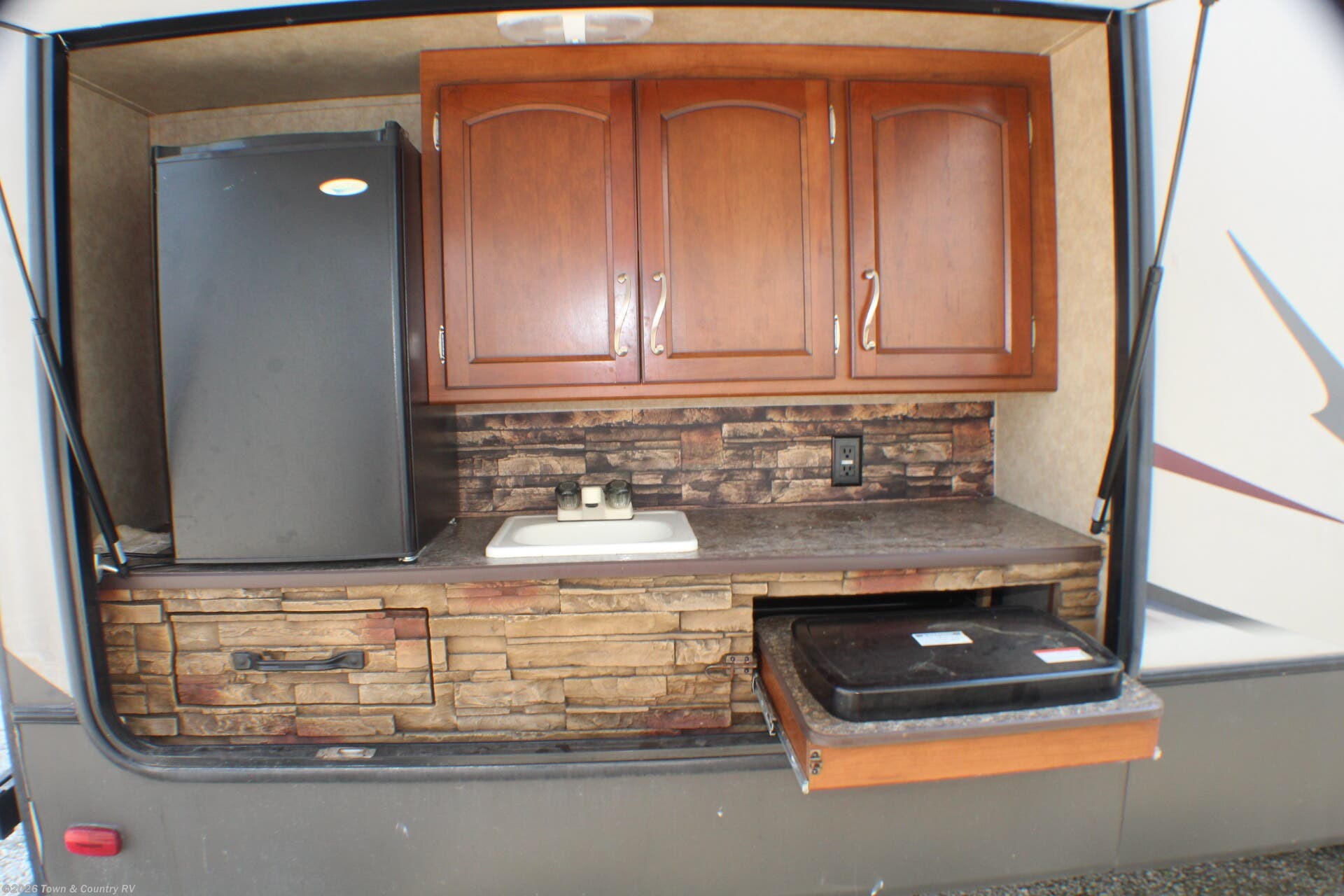 Used 2014 Prime Time Crusader 335BHS available in Clyde, Ohio