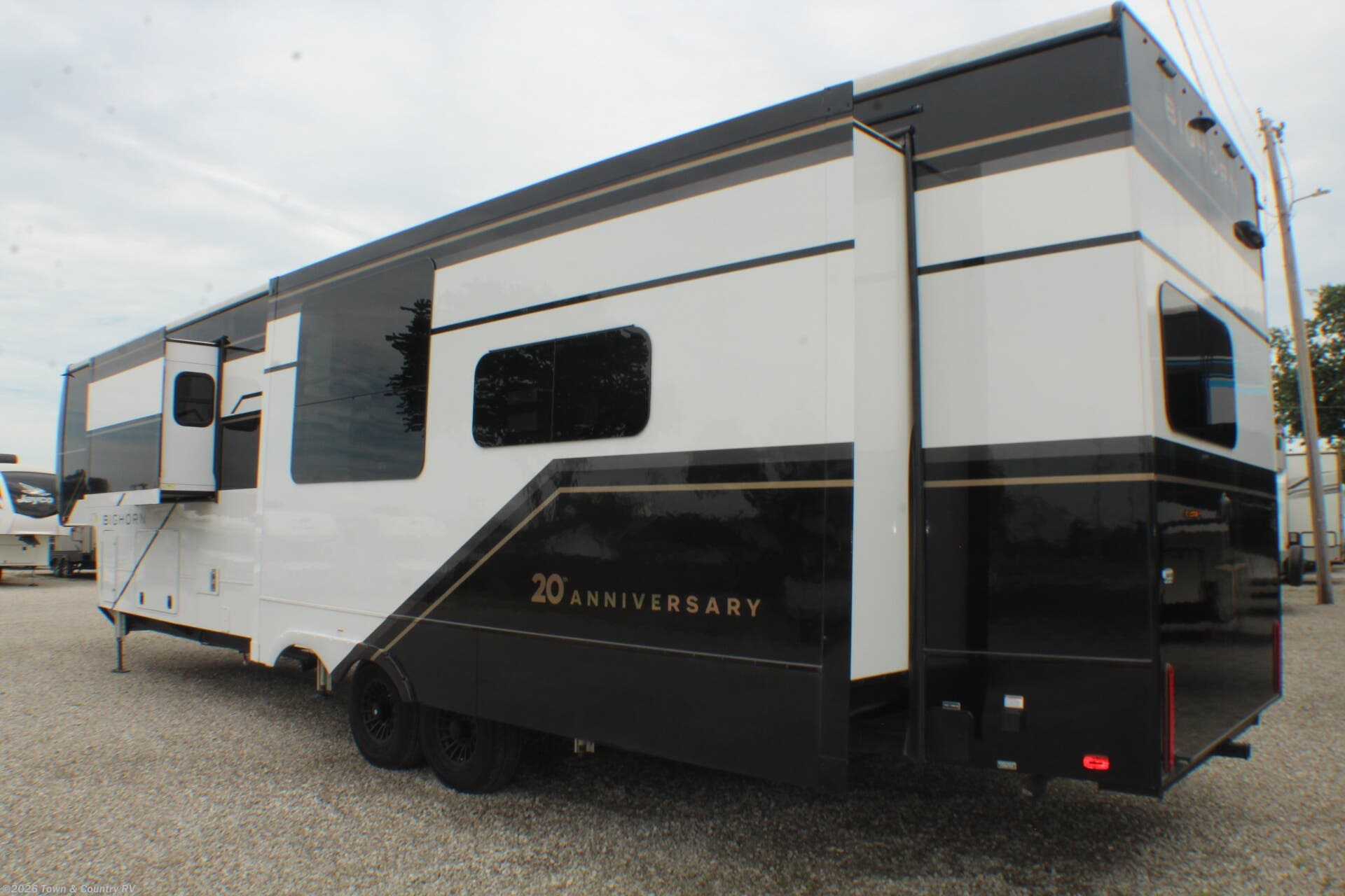 2025 Bighorn 391MFB by Heartland from Town & Country RV in Clyde, Ohio