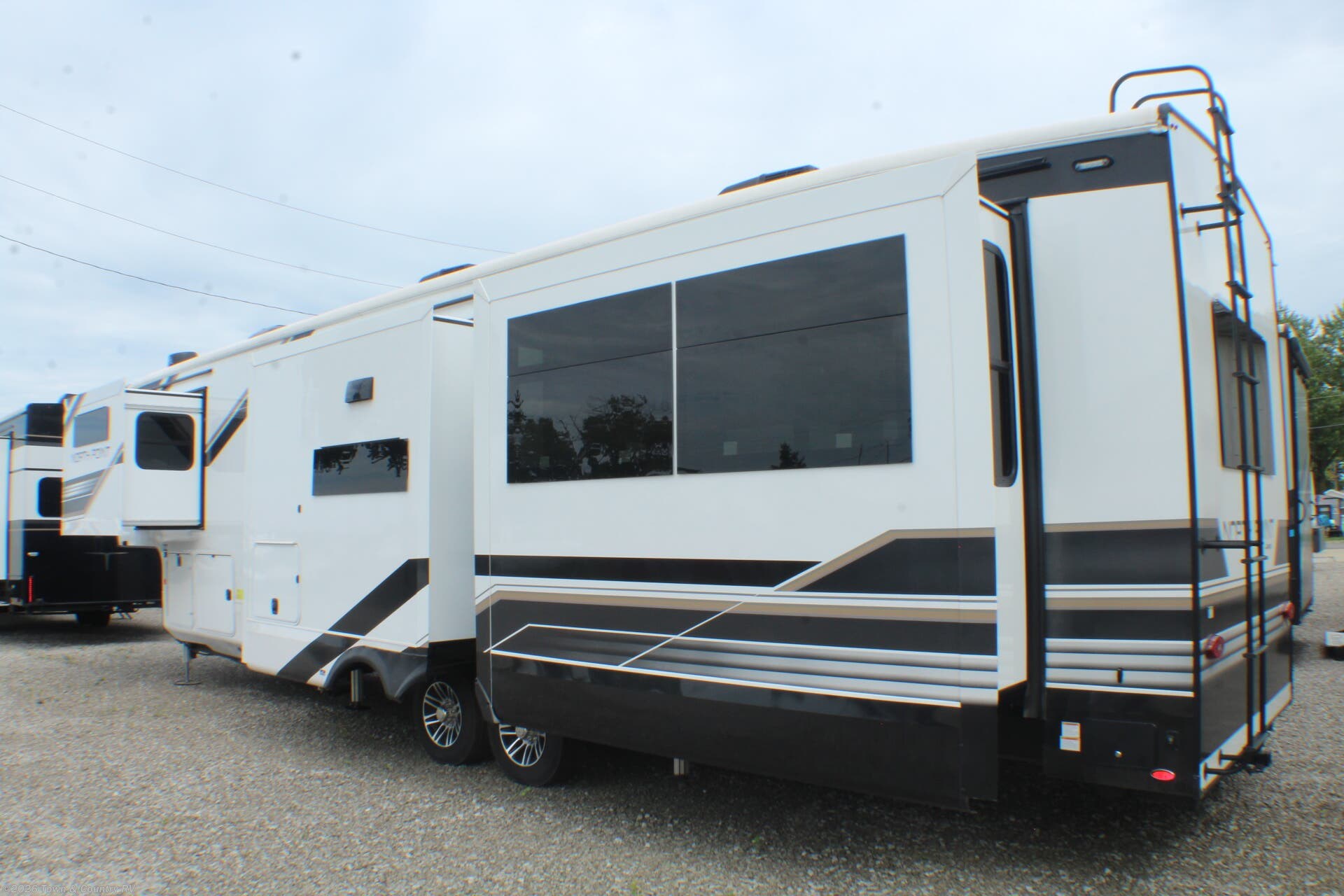 2026 Jayco North Point 381CKRE - Used Fifth Wheel For Sale by Town & Country RV in Clyde, Ohio