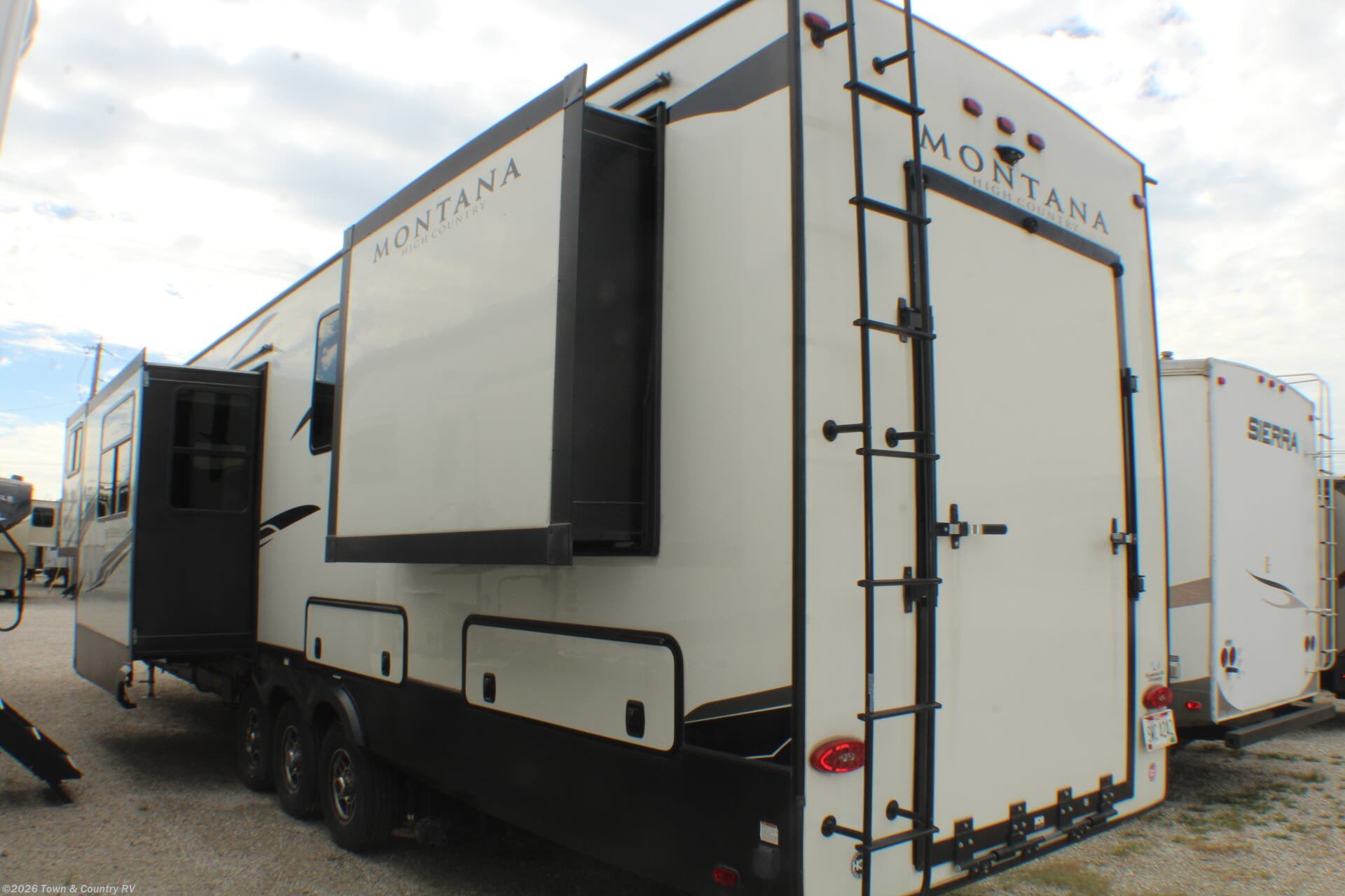 2021 Keystone Montana High Country 383TH - Used Toy Hauler For Sale by Town & Country RV in Clyde, Ohio