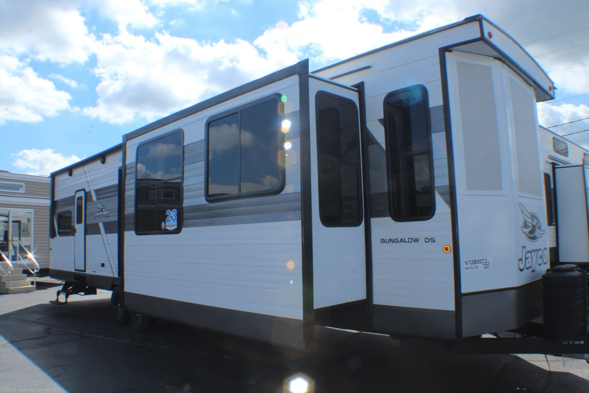 New 2027 Jayco Jay Flight Bungalow 401FLTS available in Clyde, Ohio