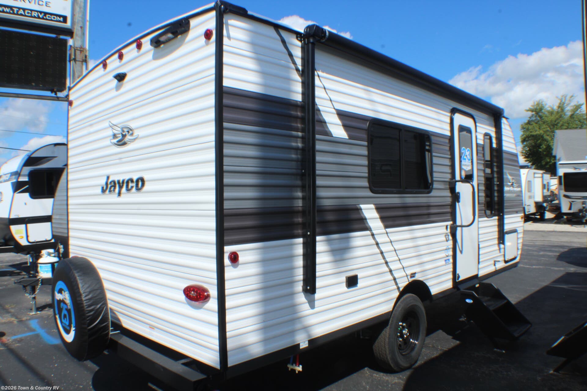 New 2027 Jayco Jay Flight 175FQ available in Clyde, Ohio