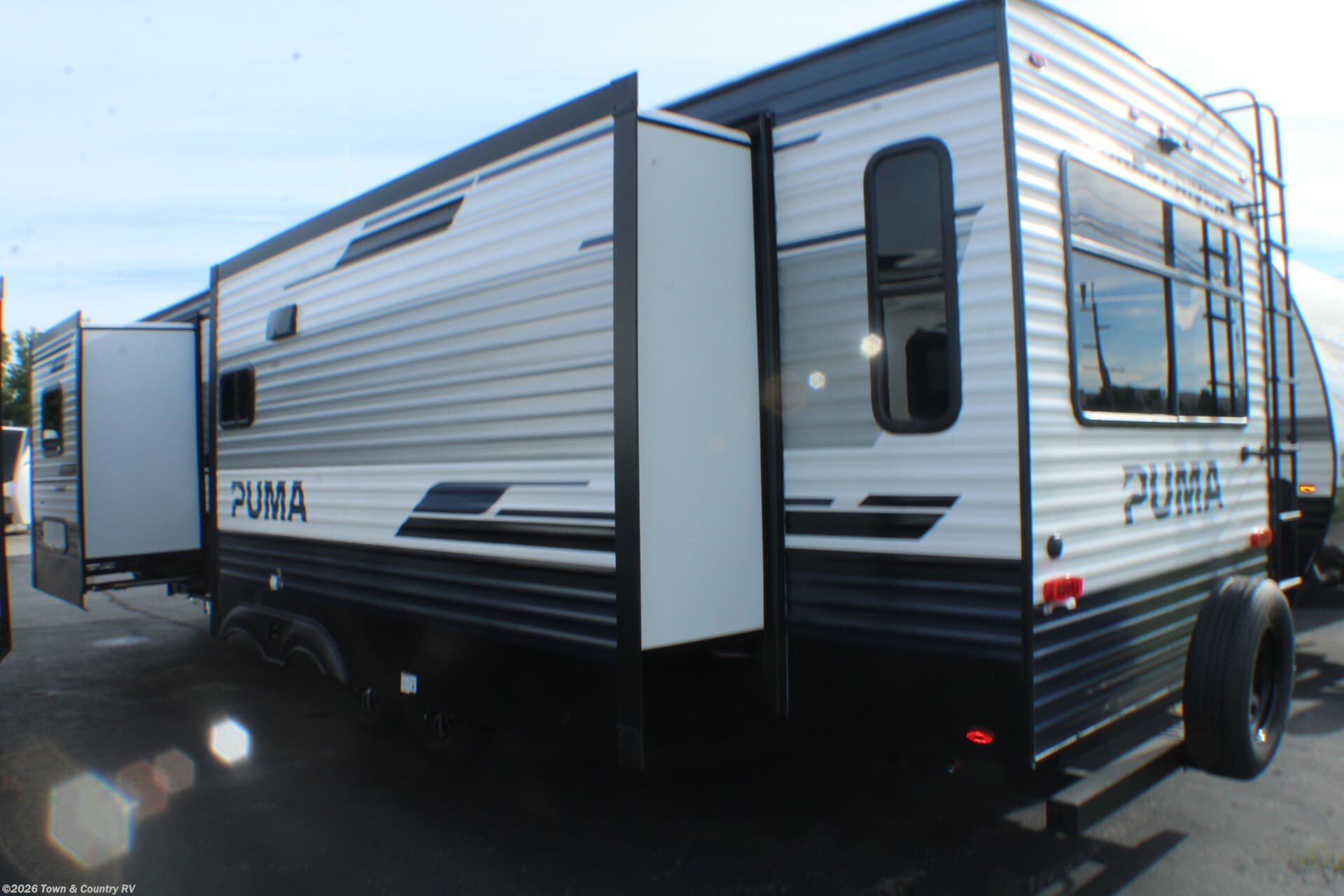 2027 Palomino Puma 31RLQS - New Travel Trailer For Sale by Town & Country RV in Clyde, Ohio