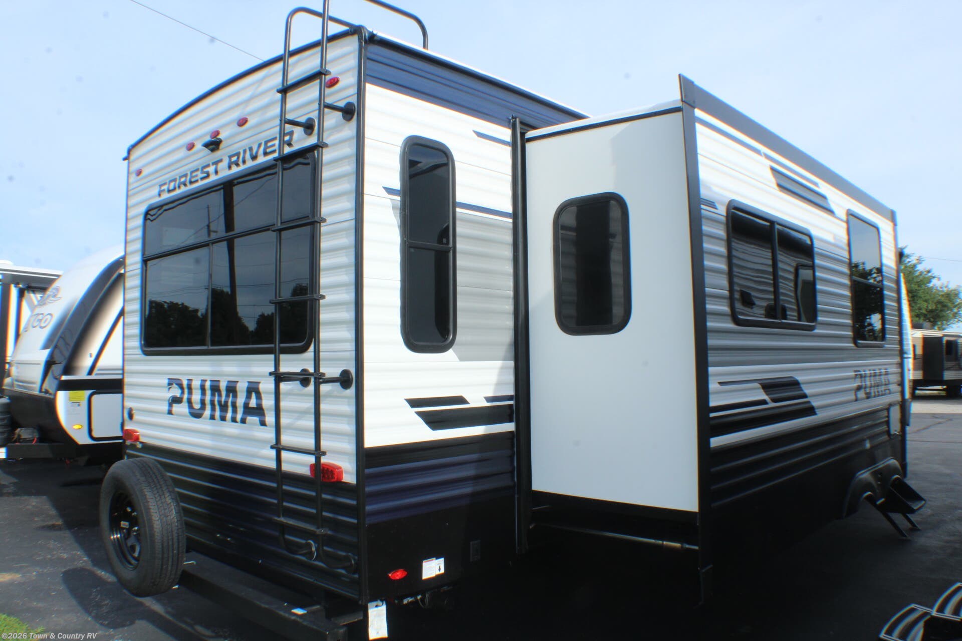 2027 Puma 31RLQS by Palomino from Town & Country RV in Clyde, Ohio