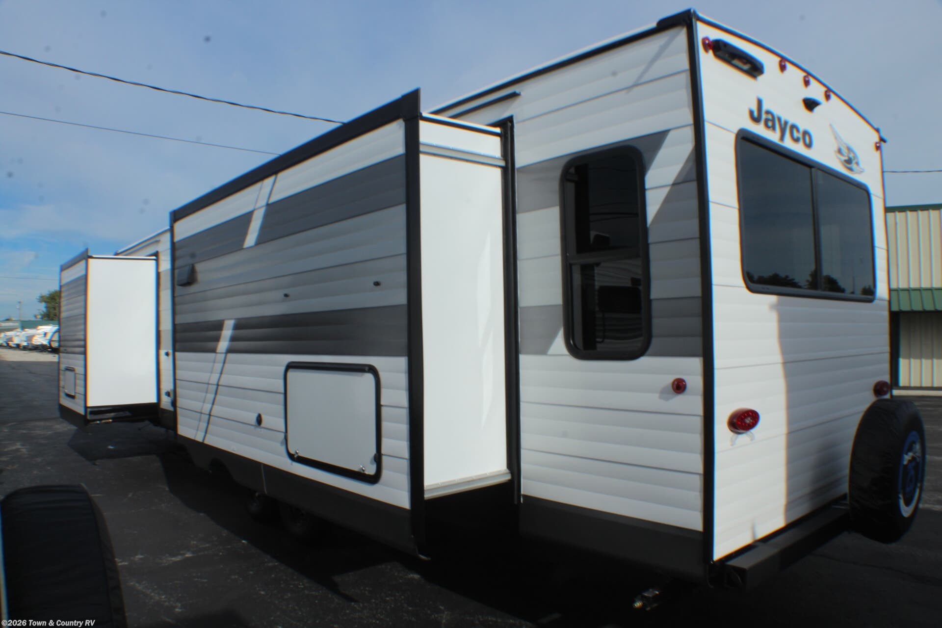 2027 Jayco Jay Flight 334RTS - New Travel Trailer For Sale by Town & Country RV in Clyde, Ohio
