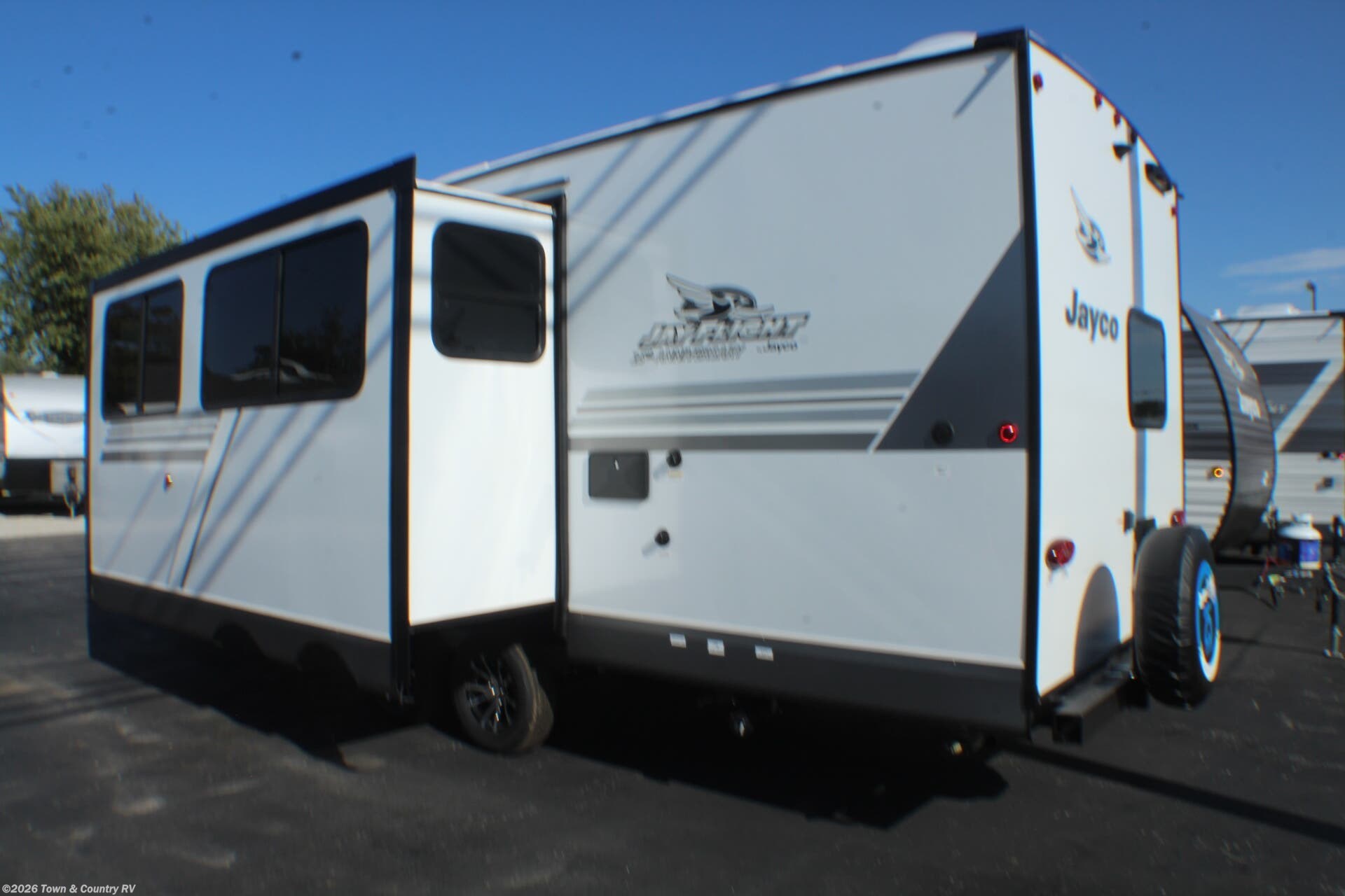 2027 Jayco Jay Flight 261BHS - New Travel Trailer For Sale by Town & Country RV in Clyde, Ohio