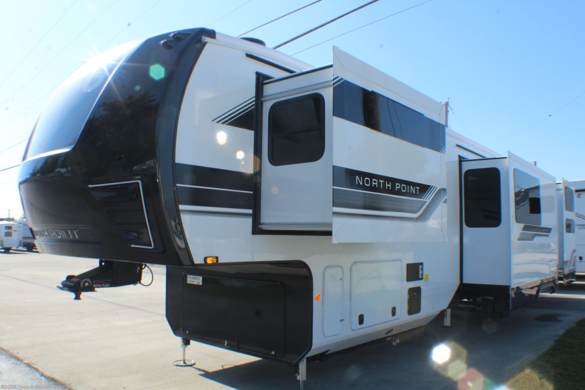 2027 North Point 391TBBH by Jayco from Town & Country RV in Clyde, Ohio