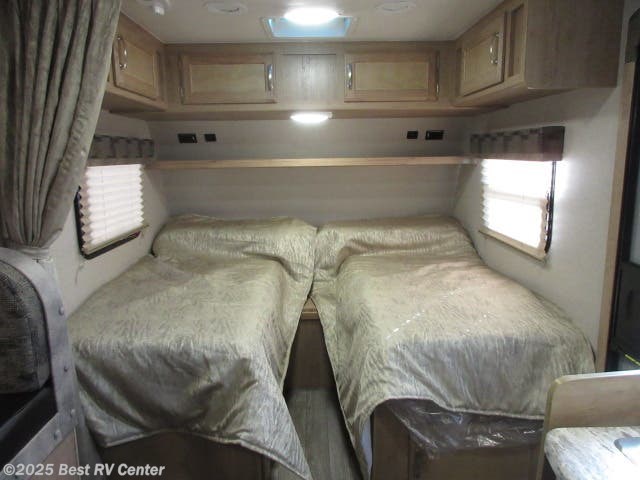 2019 Winnebago Micro Minnie 2108TB 2108TB Two Twin Beds/ Light Weight ...