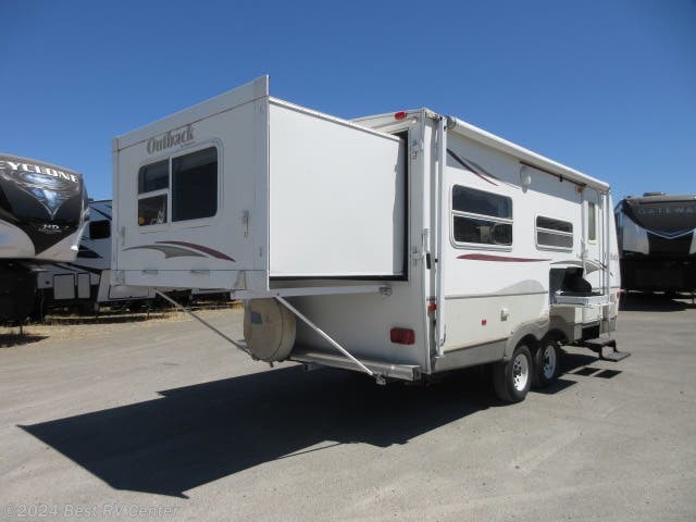 2006 Keystone Outback 21RS Outdoor Kitchen/ Rear Slideout