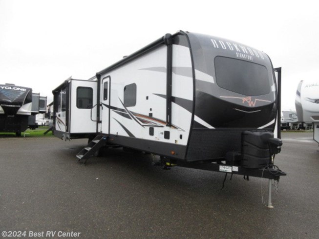 New 2022 Forest River Signature Ultra Lite 8337RL available in Turlock, California