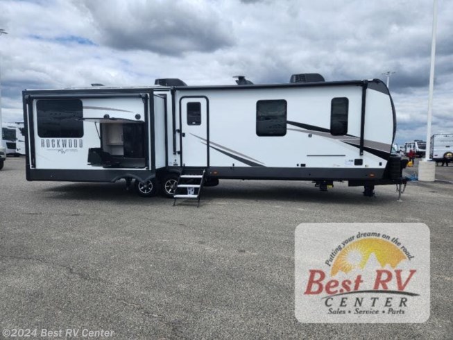 2023 Rockwood Signature Ultra Lite 8332SB by Forest River from Best RV Center in Turlock, California