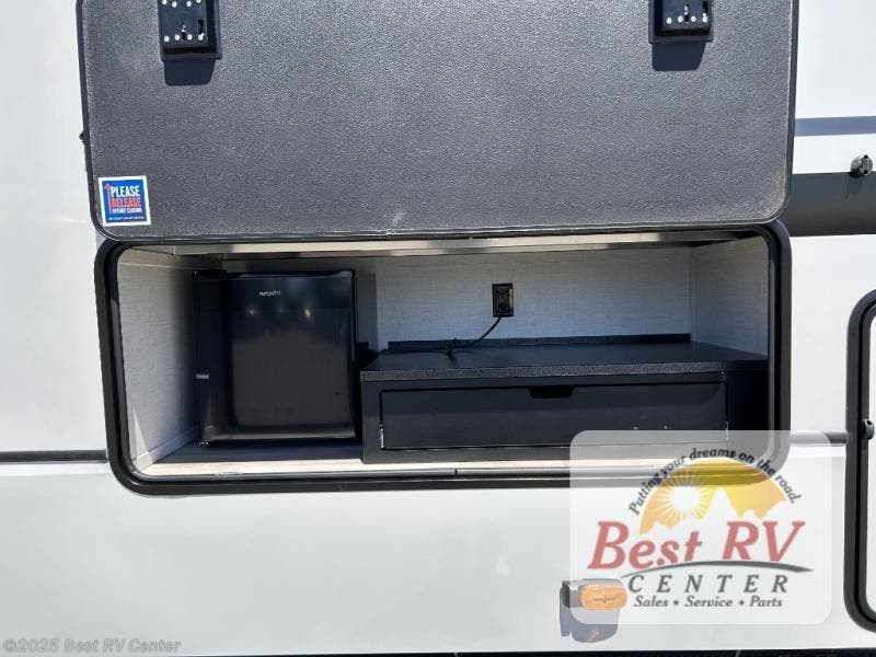 New 2026 Keystone Alpine Avalanche Edition 379MB available in Turlock, California