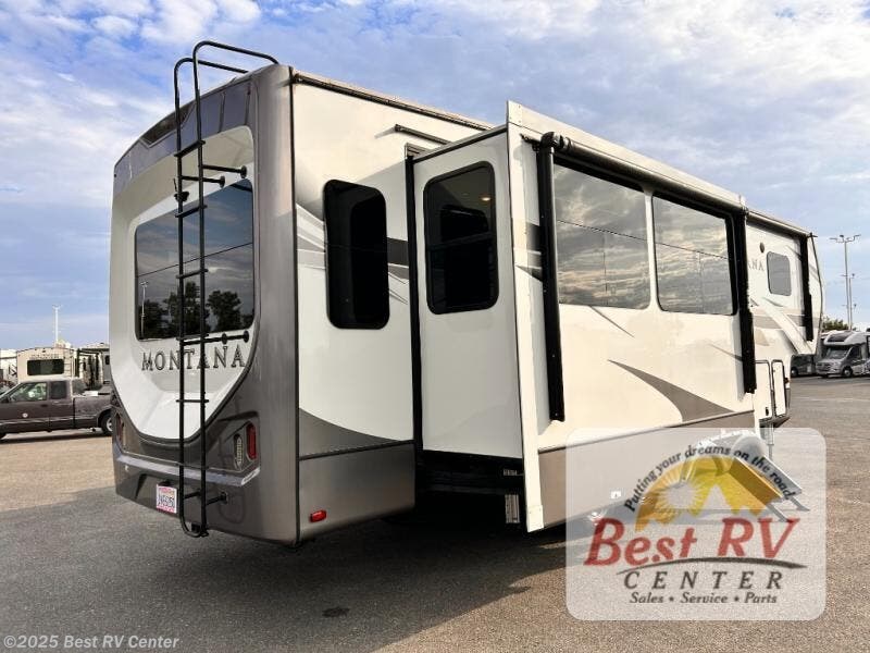 Used 2020 Keystone Montana Legacy Edition 3120RL available in Turlock, California