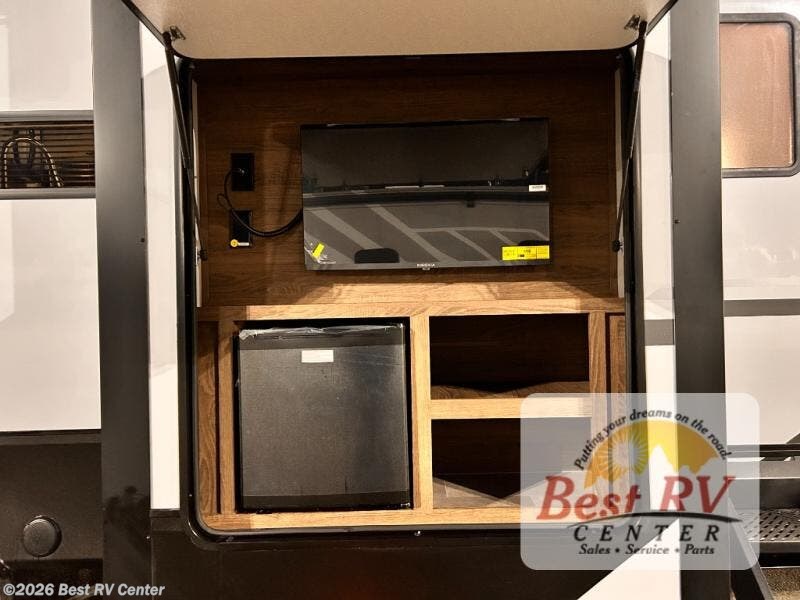 New 2026 Dutchmen Voltage V-Series 4250 available in Turlock, California