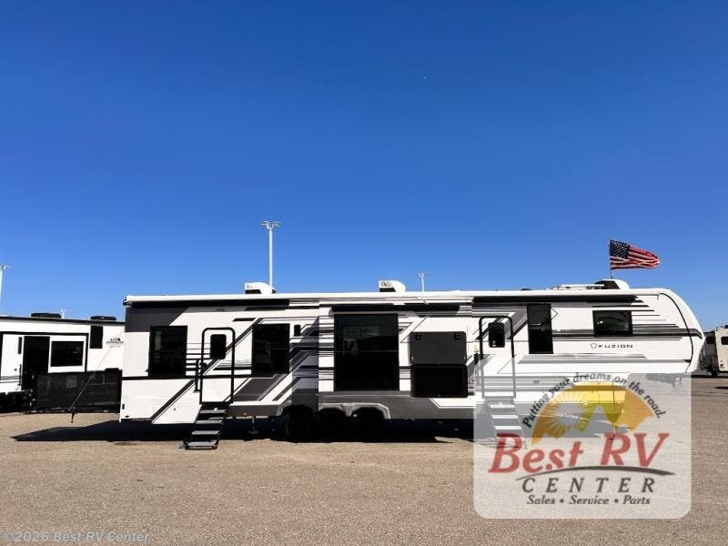 2026 Keystone Fuzion 442 - New Toy Hauler For Sale by Best RV Center in Turlock, California features Slideout