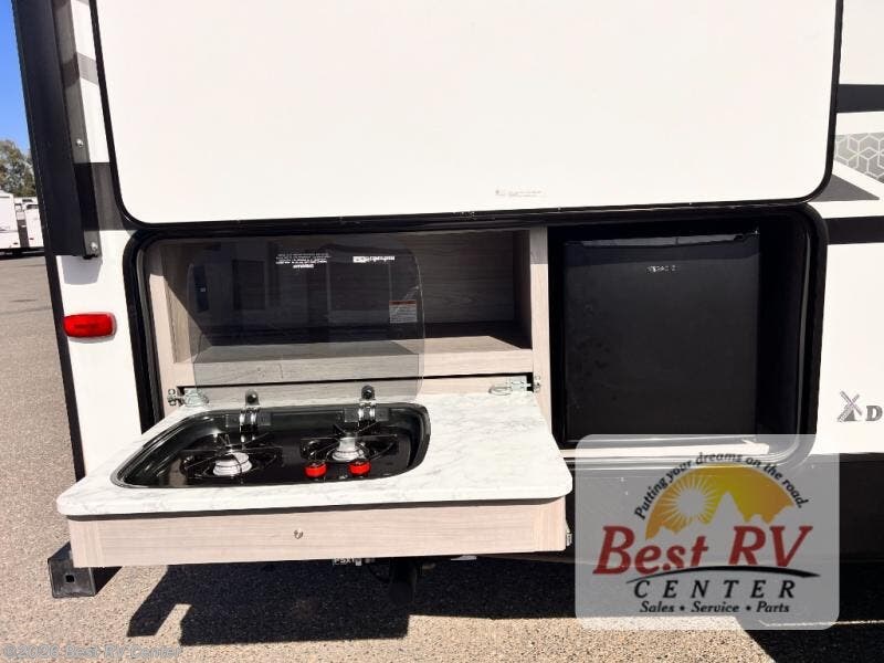 Used 2022 Coleman Light 2755BH available in Turlock, California