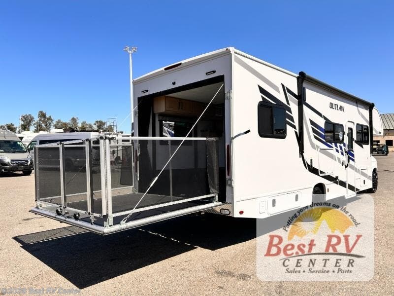 New 2027 Thor Motor Coach Outlaw 29J available in Turlock, California
