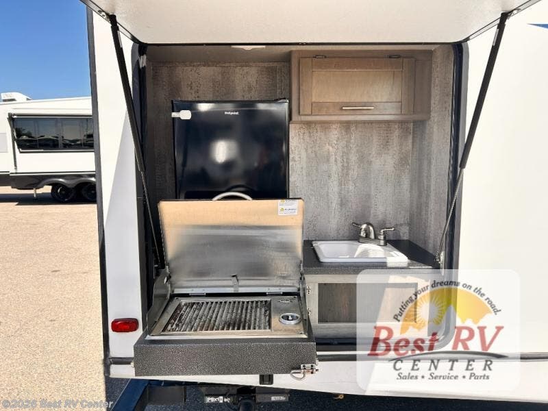 Used 2021 CrossRoads Sunset Trail SS331BH available in Turlock, California
