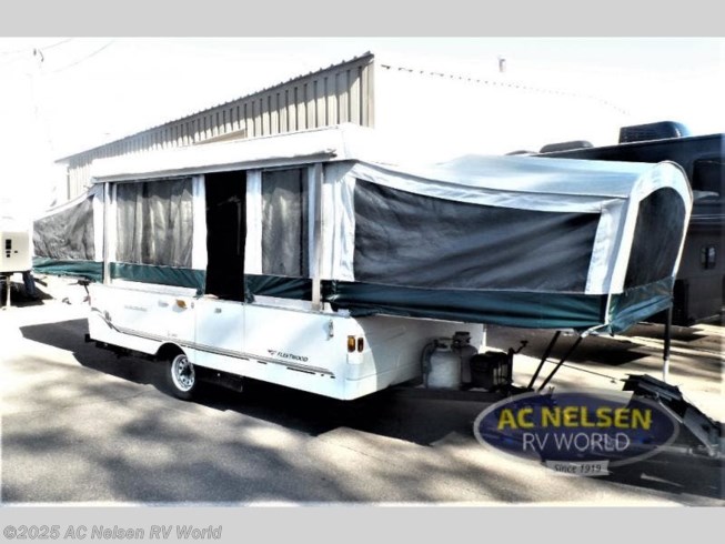 2004 Fleetwood Tacoma Fleetwood 12 Rv For Sale In Shakopee Mn 55379 30690a Rvusa Com Classifieds