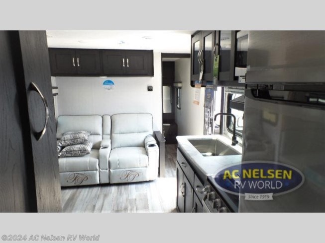 2023 Coachmen Freedom Express Ultra Lite 252RBS - New Travel Trailer For Sale by AC Nelsen RV World in Shakopee, Minnesota