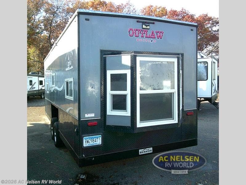2018 Ice Castle Ice Castle Fish Houses Outlaw Edition RV for Sale in Shakopee, MN 55379 32472B