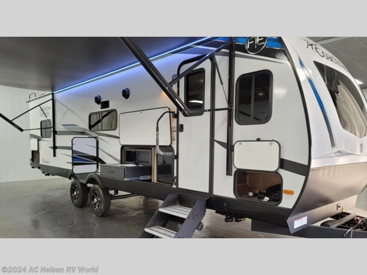 New 2024 Coachmen Freedom Express Ultra Lite 298FDS available in Shakopee, Minnesota