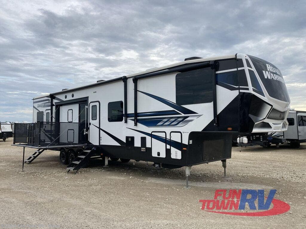 2022 Heartland Road Warrior 4275 RV for Sale in Hewitt, TX 76643